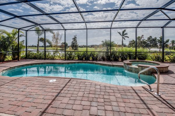 Pool Enclosure Cleaning in Port Orange